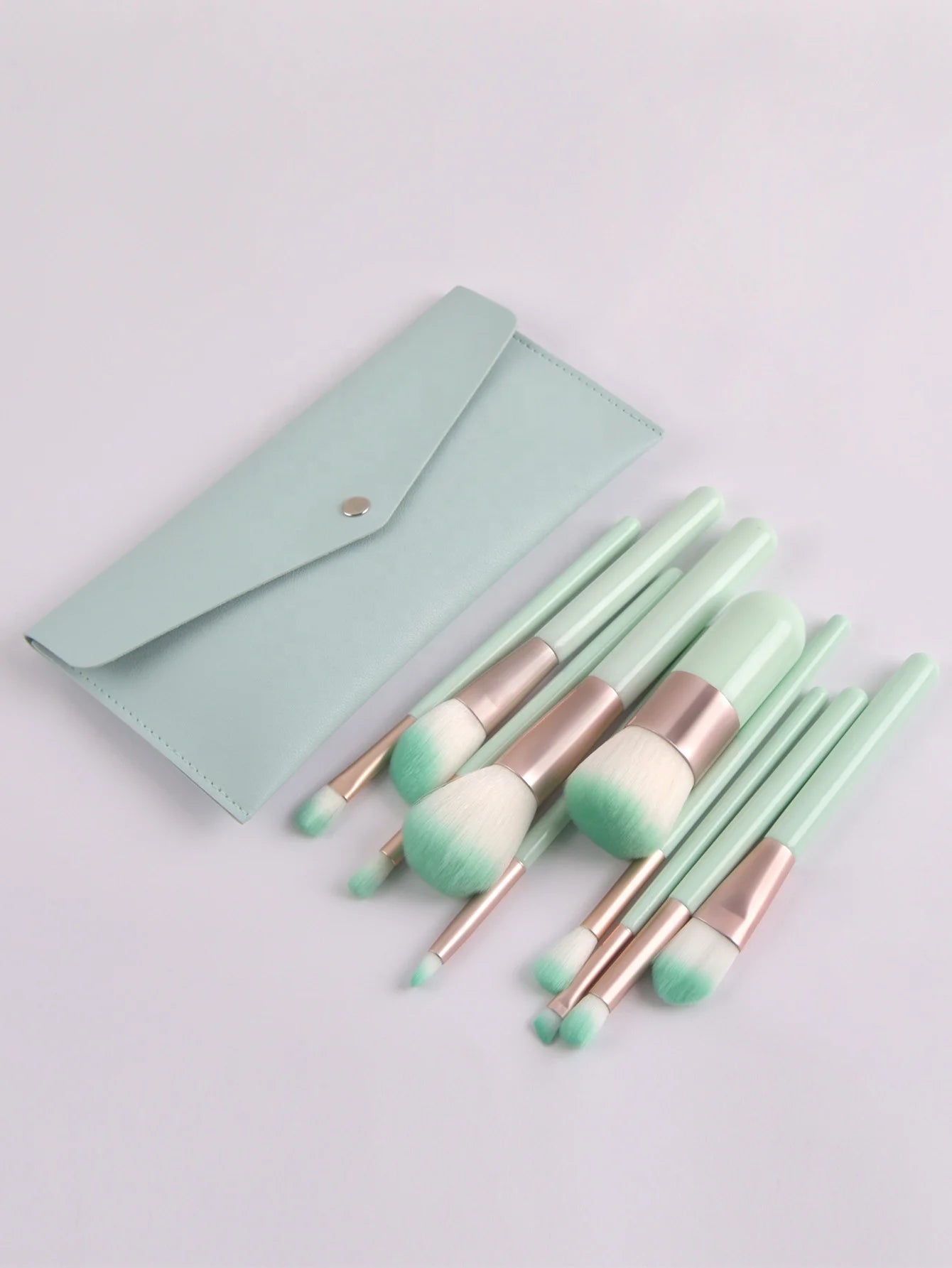 Mint Green Makeup Brushes 10Pcs Premium Quality Makeup Brush Set Powder Kabuki Foundation Concealer Eye Shadow Make up Brush Kit