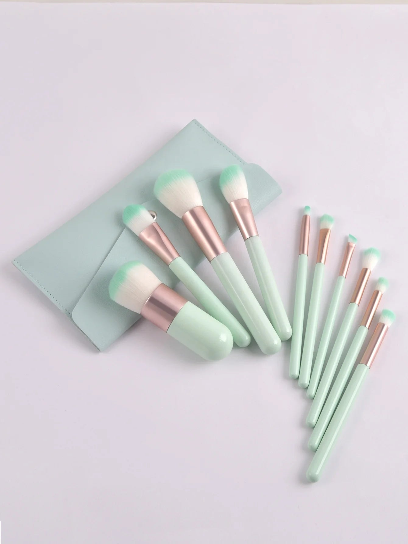 Mint Green Makeup Brushes 10Pcs Premium Quality Makeup Brush Set Powder Kabuki Foundation Concealer Eye Shadow Make up Brush Kit