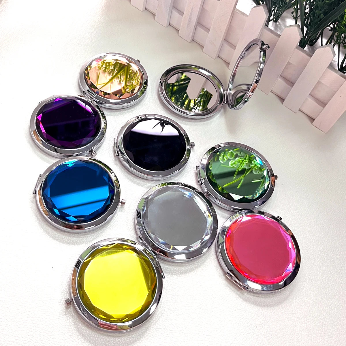 Cosmetic Metal Pocket Mirror Personalized Round Make up Hand Held Travel Small Portable Makeup Mirror