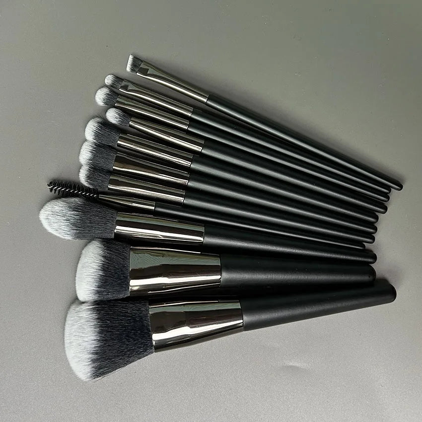11 Pieces Wood Handle Synthetic Hair Makeup Brush Set Eyelash Make-up Tools Low Moq  Custom Make up Set